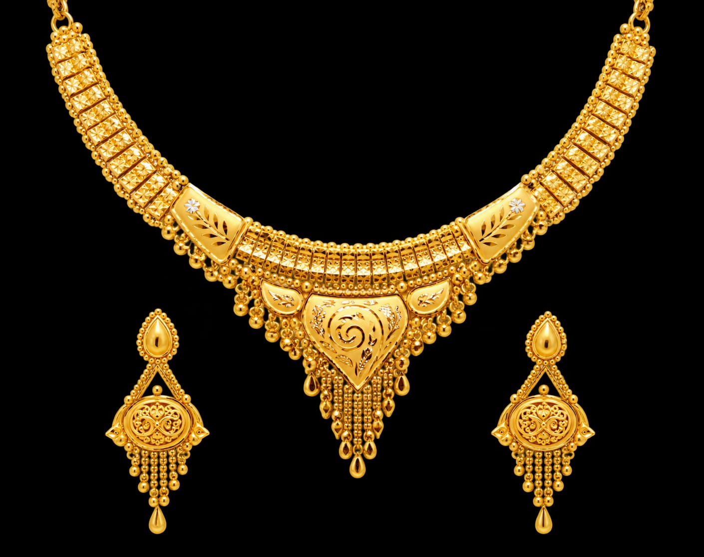 22K Hallmark Gold Traditional Designer Necklace Set with Matching Earrings